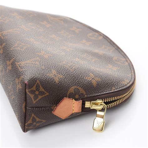 cosmetic bag louis vuitton.